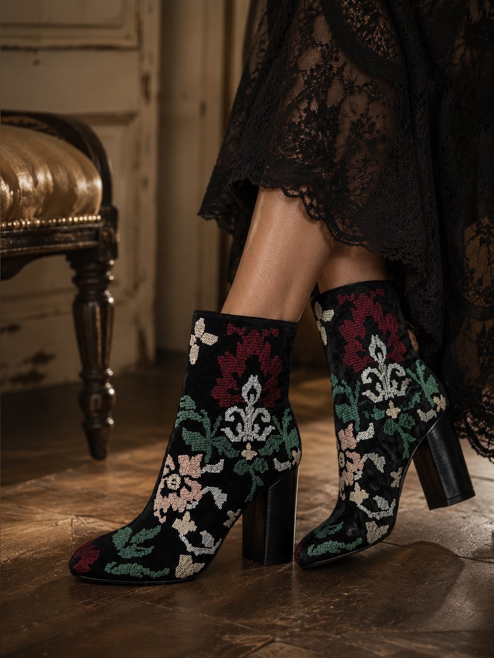 Rebecca Minkoff Bojana Embroidered Ankle Boots Size 8 Tapestry Floral NWT